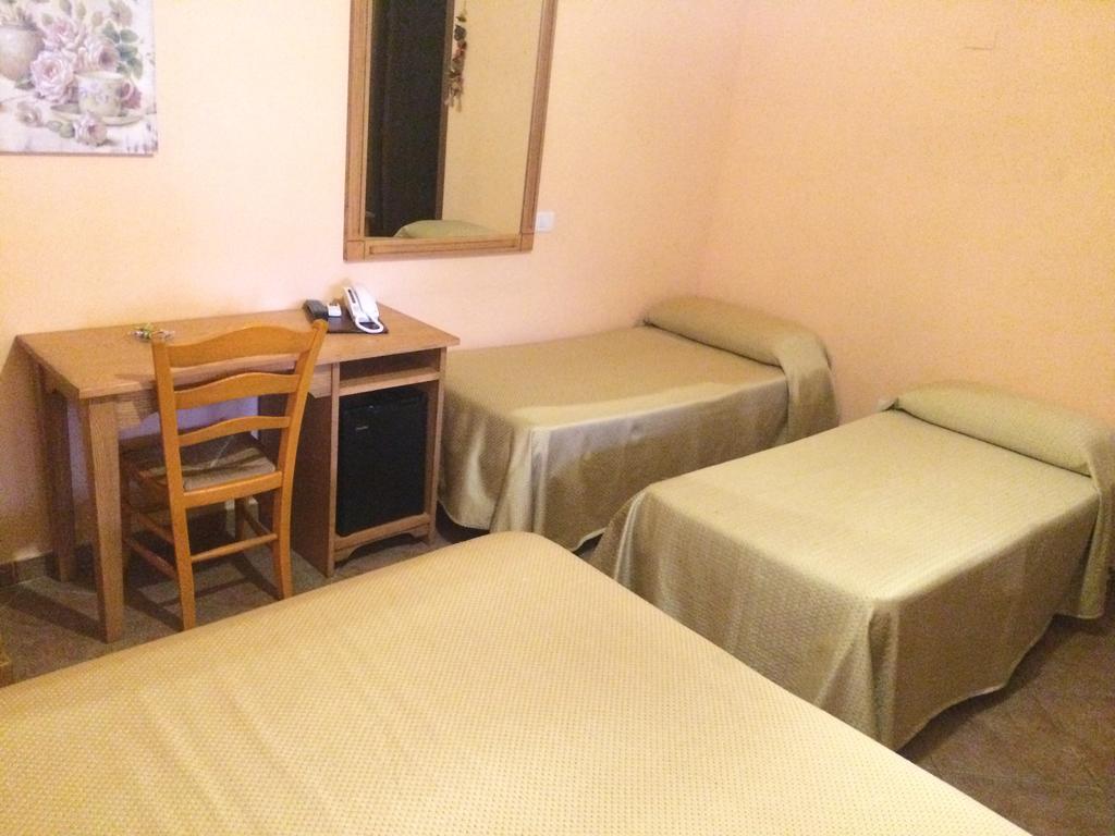 Albergo Arinde Rende Zimmer foto
